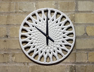 Стильные кружевные часы из бетона и не только